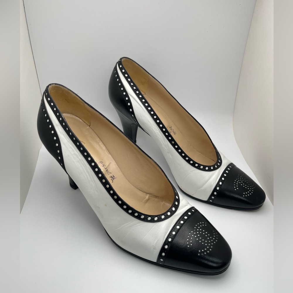 Vintage CHANEL Spectator Pumps / Heels Women’s 7.5
